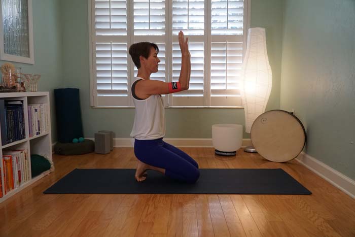 USE RESISTANCE BANDS IN YOGA FOR SHOULDER STABILITY - Swagtail