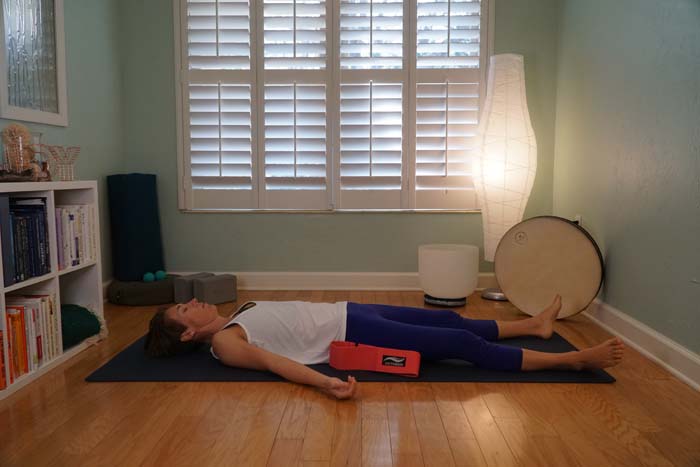 USE RESISTANCE BANDS IN YOGA FOR SHOULDER STABILITY - Swagtail